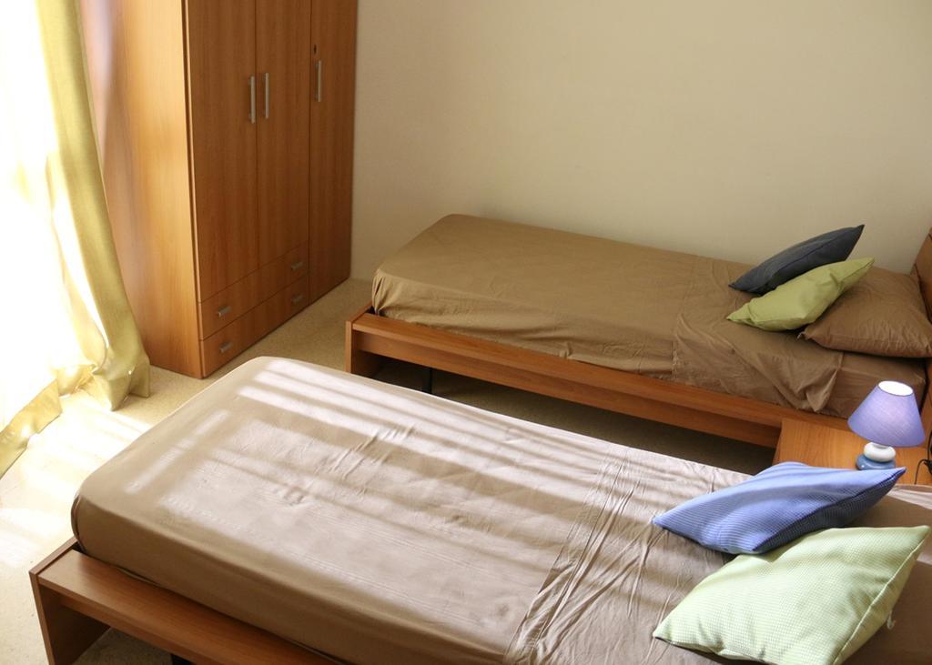 St.Joseph Apartment Марсаскала Номер фото