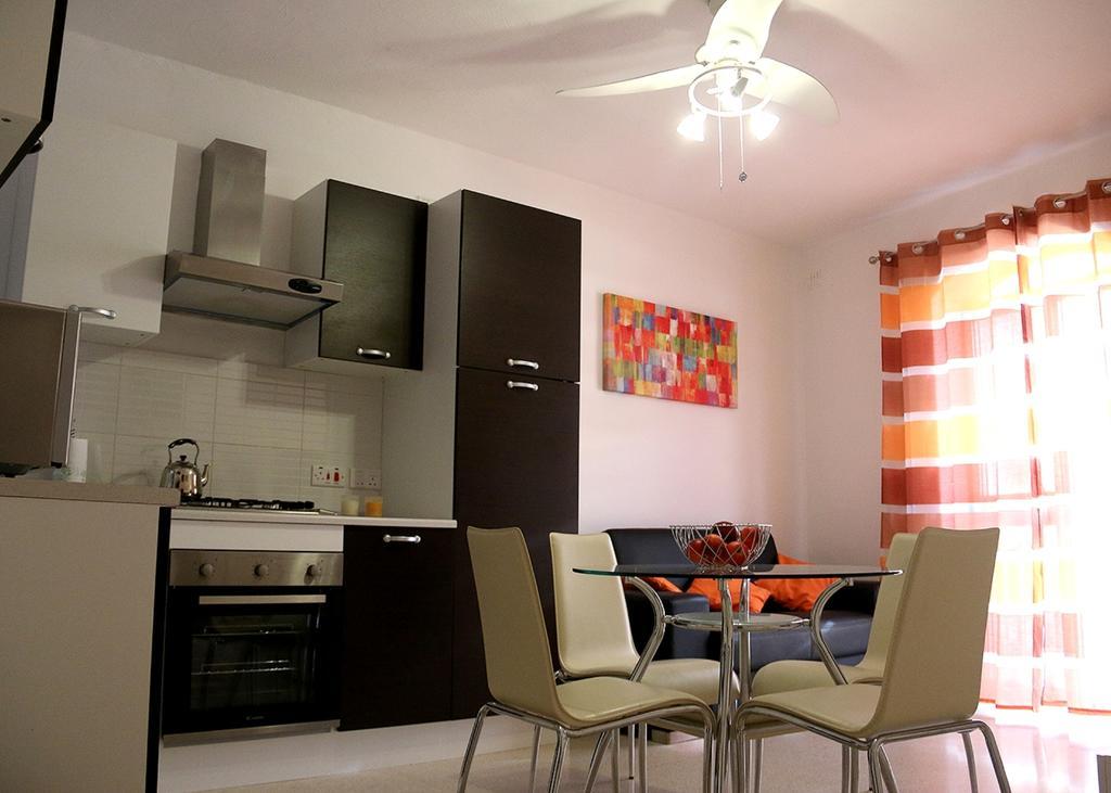 St.Joseph Apartment Марсаскала Номер фото